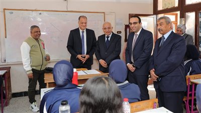 وزير التربية والتعليم يتفقد مدرسة فاطمة الزهراء الإعدادية بنات