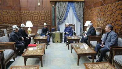 شيخ الأزهر يلتقي عددا من الرموز الدينية بجمهورية قرغيزستان