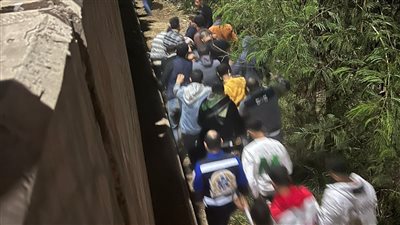 انتشال جثة شاب ألقى نفسه في المياه من أعلى كوبري بالدقهلية