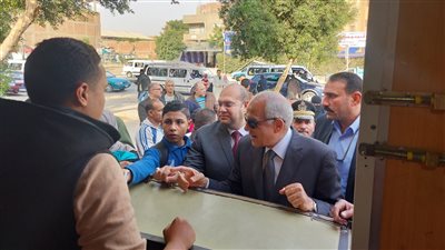 محافظ الجيزة يتفقد المنافذ السلعية بمركز أبوالنمرس للتأكد من توافر احتياجات المواطنين