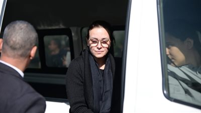 ببكاء هستيري.. ريهام عبد الغفور تستلم تكريم والدها أشرف عبد الغفور