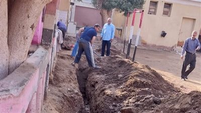 الانتهاء من تغيير الخط الداخلي للمياه بمدرسة الشهيد أحمد محمود 