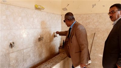 رئيس مركز قوص ومدير التعليم يتابعان جاهزية لجان الانتخابات الرئاسية