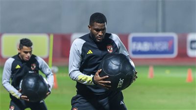 موديست ونيدفيد وكريستو ينتظمون في مران الأهلي استعدادًا لشباب بلوزداد