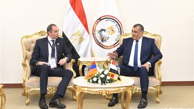 وزير الإنتاج الحربي يلتقي وزير صناعة التكنولوجيا الفائقة بدولة أرمينيا