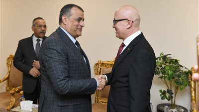 EDEX 2023.. وزير الإنتاج الحربي يستقبل 