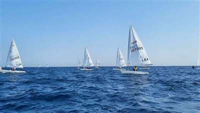 بسبب استمرار انخفاض سرعة الرياح إقامة منافسات ILCA وتأجيل سباقين في بطولة إفريقيا للشراع بالغردقة