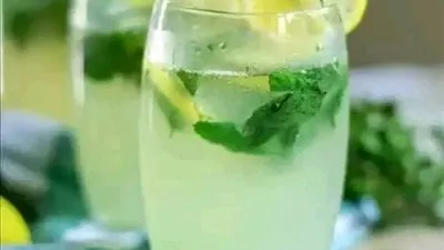 لتهدئة الأعصاب وحل أزمة الصداع..استمتع بمشروب النعناع بالليمون وأعرف فوائده