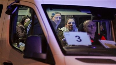 إسرائيليون مفرج عنهم في اجتماع مع نتنياهو: خشينا أن تقتلنا إسرائيل وليس 