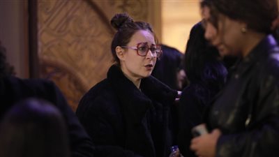 منة شلبي تساند صديقتها ريهام عبد الغفور في وفاة والدها