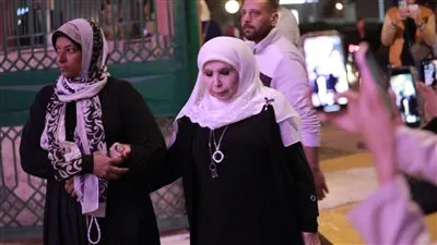 مديحة حمدي تعزي أسرة الراحل أشرف عبد الغفور بمسجد الشرطة