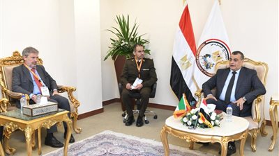 وزير الإنتاج الحربي يبحث مع رئيس القوات الجوية اللوجستية الإيطالي موضوعات التعاون ذات الاهتمام المشترك