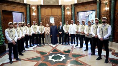 لهذا السبب.. شيخ الأزهر يقدم الشكر للعاملين بـ 