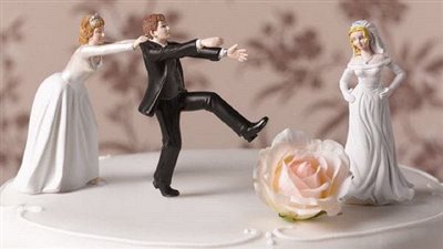 هل يجوز إبرام عقود الزواج عبر الإنترنت؟ محام يوضح