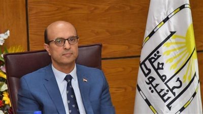 المنشاوي يصدر قرارا بتنظيم العمل بجامعة أسيوط خلال 3 أيام انتخابات رئاسة الجمهورية 