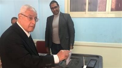 المستشار عدلي منصور يدلي بصوته في الانتخابات الرئاسية 2024