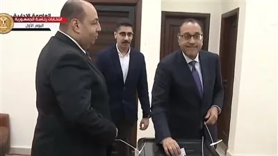 فيديو وصور| مدبولي يدلي بصوته بانتخابات الرئاسة فى لجنة الوافدين بالعاصمة الإدارية الجديدة