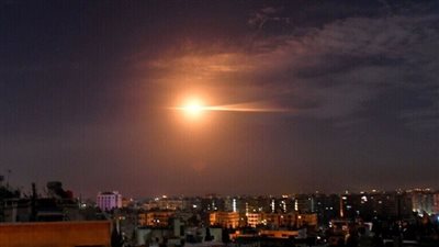 التلفزيون السوري: عدوان إسرائيلي على محيط العاصمة دمشق والدفاعات الجوية تتصدى لصواريخ العدوان
