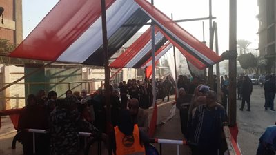 الانتخابات الرئاسية 2024.. لجان انتخابية تشهد تزاحما باليوم الثاني (صور)