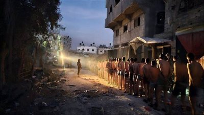 حماس تعليق علي صور الرجال العارية: 