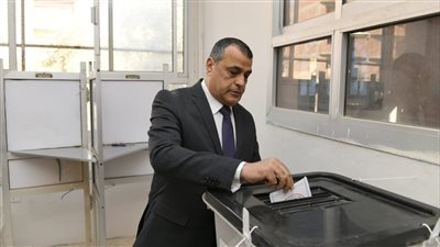 وزير الإنتاج الحربي يدلي بصوته في ثاني أيام الانتخابات الرئاسية بالمقطم 