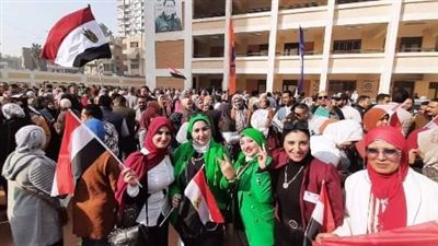 إقبال كثيف من المواطنين والعاملين بالمديريات الخدمية على اللجان بالشرقية