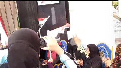 هتافات وزغاريد.. فرحة عجوز بمشاركتها في ثاني أيام انتخابات الرئاسة بالغربية (فيديو) 