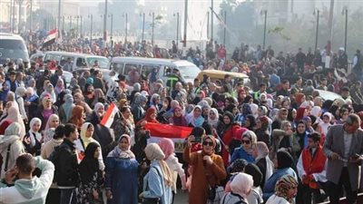 توافد كبير للشباب والمرأة والعاملين بالمديريات على اللجان الانتخابية للإدلاء بأصواتهم بالشرقية