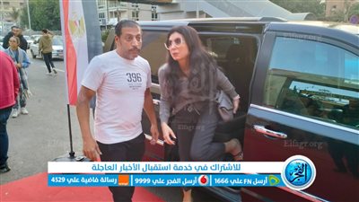 الفنانة دينا تُدلي بصوتها في الانتخابات الرئاسية بالدقي