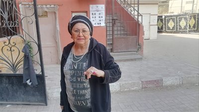 ناخبة بعد الإدلاء بصوتها بالانتخابات الرئاسية 2024: السيسي هو اللي هينقذنا (فيديو)