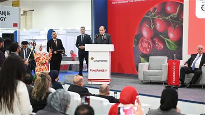 وزير التجارة والصناعة يستعرض فرص ومقومات قطاع الصناعات الغذائية في مصر