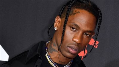 ترافيس سكوت يشارك عمرو دياب إحياء أولى حفلات مهرجان 