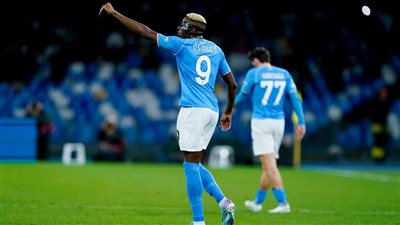 بعد لقب الأفضل.. هدف رائع بالكعب لأوسيمين مع نابولي أمام براجا (شاهد) 