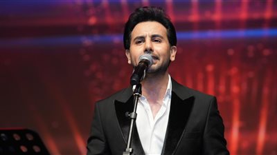 فؤاد عبدالواحد يبدع في ختام 