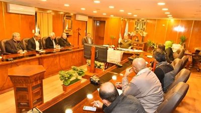 محافظ أسيوط: لا تهاون فى إزالة تعديات الأراضى الزراعية ومخالفات البناء