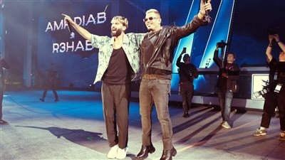 عمرو دياب يتألق في 