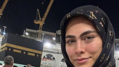 من داخل الحرم المكي.. هاجر أحمد تدعي للشعب الفلسطيني