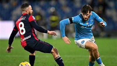 نابولي يفوز بثنائية على كالياري في الدوري الإيطالي