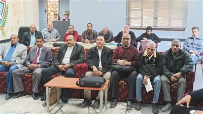 مدير عام تعليم نجع حمادي يناقش الاستعدادات لانعقاد امتحانات الفصل الدراسي الأول 2023/2024