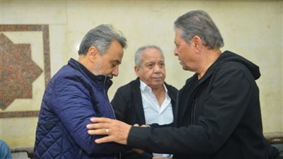 نجوم الفن في عزاء المخرج أحمد البدري وشقيق أبو الليف 