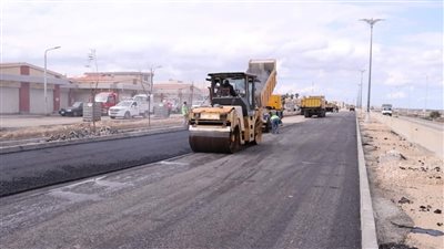 محافظ دمياط تستكمل جولتها الميدانية بمتابعة الأعمال الجارية التى تنفذها مديرية الطرق