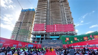  الاسكان تحتفل بإتمام تنفيذ الهيكل الخرساني لأول برج بمجمع أبراج 