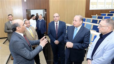 رئيس جامعة المنصورة يفتتح عمليات التطوير بكلية الطب