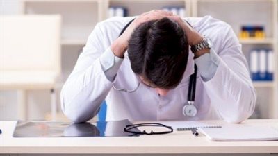 الفرق بين الإهمال الطبي والخطأ الطبي 