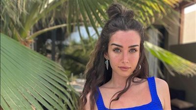 شاهد.. هنا الزاهد تتألق بالإسود في أحدث ظهور لها