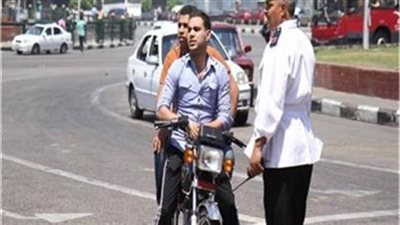 لعدم ارتداء الخوذة.. تحرير 605 مخالفة لقائدي الدراجات النارية