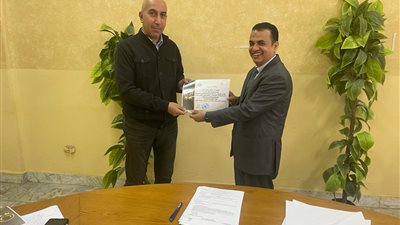 عميد حاسبات حلوان يكرم علماء الكلية من الأربعين عالم الأكثر تأثيرًا في الجامعة (صور)