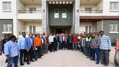وزير الإسكان يتفقد وحدات المبادرة الرئاسية 