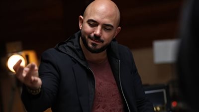 محمود العسيلي يطرح أحدث أعماله الغنائية (فيديو)