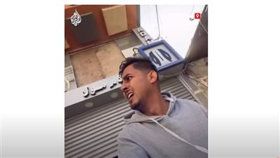 شاهد| صحفي فلسطيني ينجو من غارة إسرائيلية على سيارة في رفح الفلسطينية